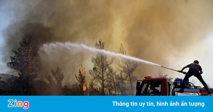 Thổ Nhĩ Kỳ dập gần 200 đám cháy rừng, nhưng ngọn lửa chưa tắt hẳn Thổ Nhĩ Kỳ dập gần 200 đám cháy rừng, nhưng ngọn lửa chưa tắt hẳn