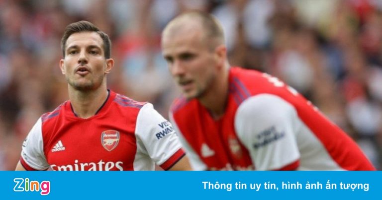 Arsenal phải thay HLV nếu không muốn rớt hạng