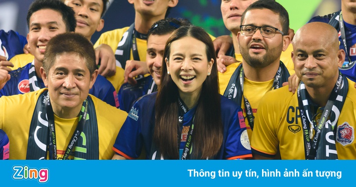 Nữ trưởng đoàn tuyển Thái Lan vận động đăng cai AFF Cup 2020 Nữ trưởng đoàn tuyển Thái Lan vận động đăng cai AFF Cup 2020