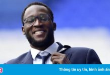 Lukaku đi máy bay riêng đến London