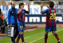 Messi khóc trong buổi họp báo chia tay Barca Messi hop bao ve vu do vo voi Barcelona anh 1