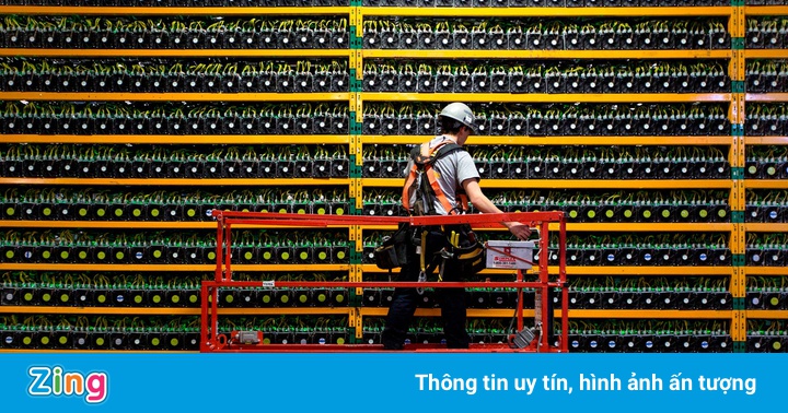 Chàng trai 19 tuổi kiếm 54.000 USD/năm nhờ trông mỏ đào Bitcoin