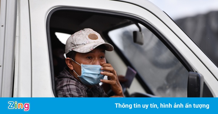 Phó thủ tướng yêu cầu ưu tiên tiêm vaccine cho lái xe