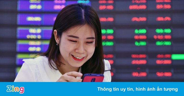 VN-Index đảo chiều tăng 12 điểm phiên cuối tuần