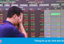 Bán tháo ồ ạt, chứng khoán có phiên 2 tỷ USD đầu tiên