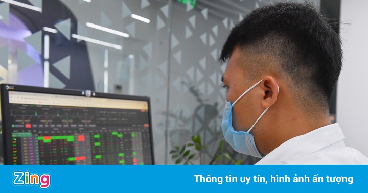 Đảo chiều bất ngờ, VN-Index tăng 4 điểm