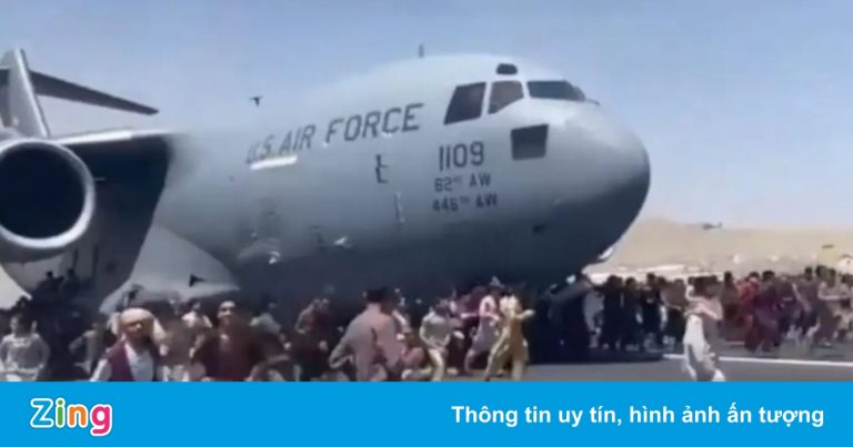 Cảnh tượng khiến cả thế giới đau lòng ở sân bay Kabul Cảnh tượng khiến cả thế giới đau lòng ở sân bay Kabul
