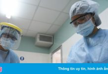 Nam sinh cùng mẹ chiến thắng Covid-19 ở TP.HCM