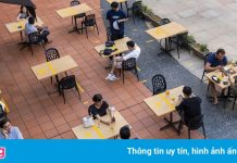 Gần 70% dân tiêm chủng đầy đủ, Singapore nới lỏng lệnh hạn chế