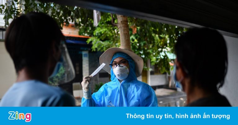 Hà Nội có thêm 33 người nhiễm SARS-CoV-2 trong cộng đồng Hà Nội có thêm 33 người nhiễm SARS-CoV-2 trong cộng đồng