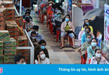 Đi chợ trước giờ TP.HCM siết chặt giãn cách