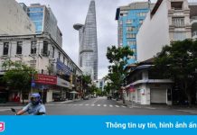 Đề xuất công chức TP.HCM mặc đồng phục, đeo thẻ khi ra đường