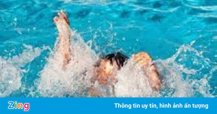 Thi thể ba học sinh dưới khe nước Thi thể ba học sinh dưới khe nước