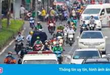 TP.HCM tấp nập xe cộ trước ngày siết chặt giãn cách