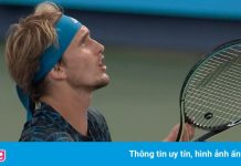 Zverev nổi nóng vì Tsitsipas học đòi Djokovic