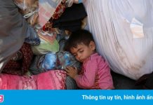 Dân Afghanistan vạ vật trên đường chạy trốn khỏi Taliban