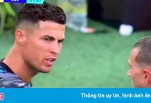 Ronaldo rời ghế dự bị để chỉ đạo đồng đội