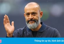 HLV Santo từng bước hồi sinh Tottenham