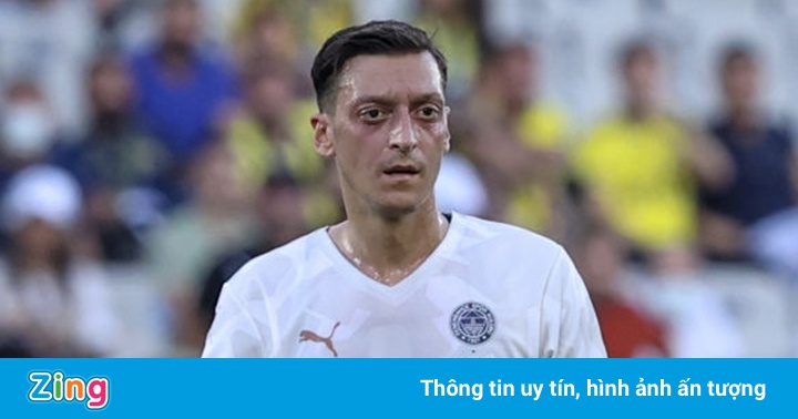 Ozil ghi bàn đầu tiên sau khi rời Arsenal