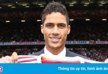 Chuyện tình Man United và Varane sang chương mới