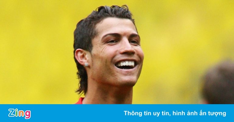 Dàn cầu thủ Man United chào đón Ronaldo trở về