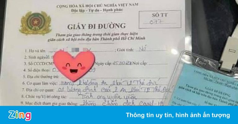 Tình nguyện viên ở TP.HCM đăng ảnh khoe giấy đi đường trên mạng xã hội Tình nguyện viên ở TP.HCM đăng ảnh khoe giấy đi đường trên mạng xã hội