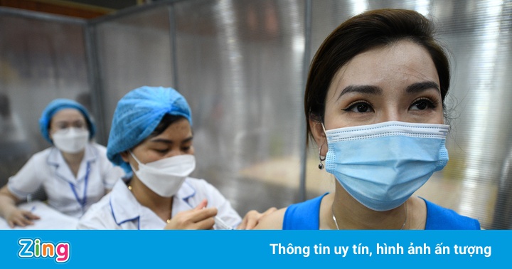 Bộ Y tế đề nghị tiêm vaccine cuốn chiếu để tạo vùng xanh an toàn