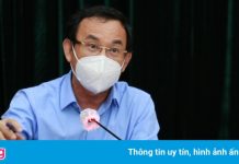 Bí thư TP.HCM: Thành phố mời bà con ngoại tỉnh ở lại tiêm vaccine