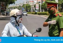 Cho thôi việc nữ bác sĩ làm lây lan dịch Covid-19