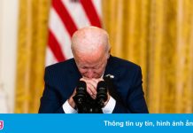 Tháng 8 ác mộng của ông Biden