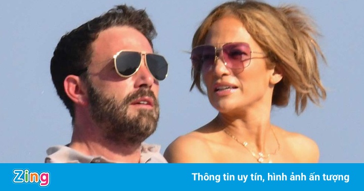 Ben Affleck đưa Jennifer Lopez đi xem nhà 85 triệu USD