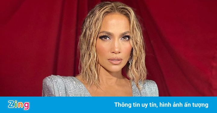 Bước sang tuổi 52, vì sao Jennifer Lopez không bị lão hóa?