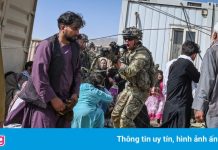 Nhân chứng kể lại khung cảnh kinh hoàng ở sân bay Kabul