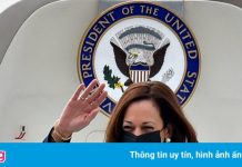 Chuyến bay của phó tổng thống Mỹ từ Singapore bị hoãn