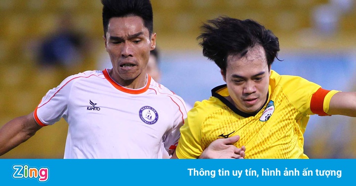 HLV Võ Đình Tân: ‘SLNA trụ hạng, Khánh Hòa lên V.League’