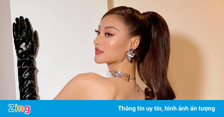 Chân dài đi hát, sexy thôi đã đủ?