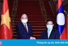 Chủ tịch nước Nguyễn Xuân Phúc hội kiến thủ tướng Lào
