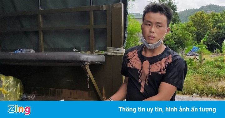 Ném ma túy vào xe công an để phi tang