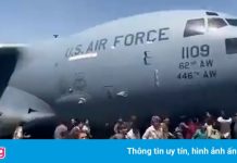 Lầu Năm Góc: Nhiều người chết khi bám vào máy bay ở Kabul