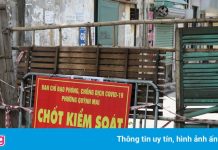 Phong tỏa một khu dân cư tại quận Hà Đông