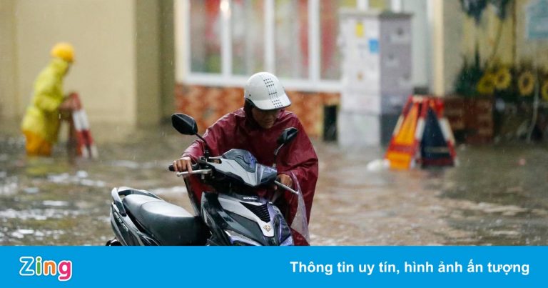 Hà Nội mưa lớn, 30 tuyến phố nguy cơ ngập Hà Nội mưa lớn, 30 tuyến phố nguy cơ ngập