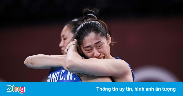 Tuyển thủ bóng chuyền Trung Quốc khóc sau trận đấu chia tay Olympic