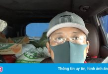 Lái xe 200 km, phát quà cho người nước ngoài khó khăn ở TP.HCM