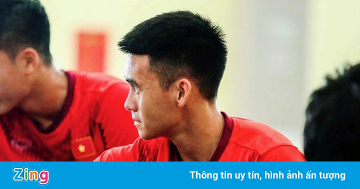 Tuyển thủ U19 Việt Nam làm công nhân khi V.League hủy