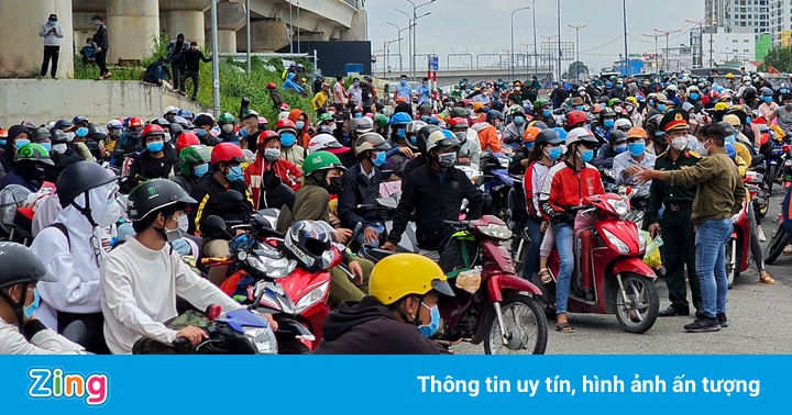 Thành ủy TP.HCM: Hỗ trợ tiền trọ, lương thực cho người gặp khó khăn