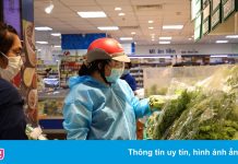 Người dân TP.HCM đặt thực phẩm online khi ‘đi chợ hộ’ quá tải