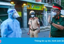 Phó thủ tướng đến nhà F0 ở TP.HCM để thăm hỏi