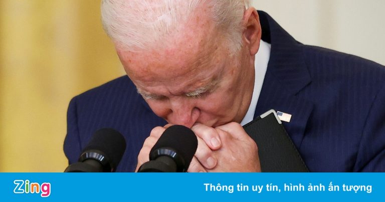 Ông Biden thề truy lùng nhóm gây ra vụ đánh bom ở sân bay Kabul Ông Biden thề truy lùng nhóm gây ra vụ đánh bom ở sân bay Kabul