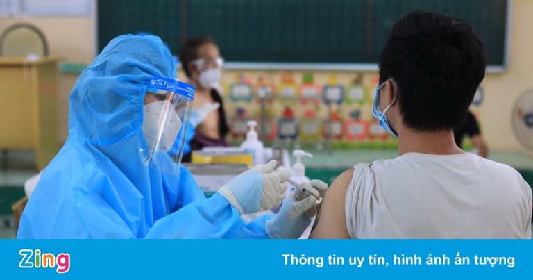 Cách tự xử trí tác dụng phụ sau khi tiêm vaccine Covid-19