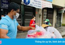 Chủ nhà hàng Ấn phát 800 phần cơm mỗi ngày ở TP.HCM